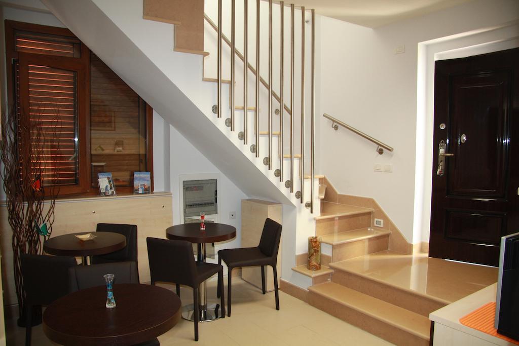 Couette-café Angolo Felice 2*